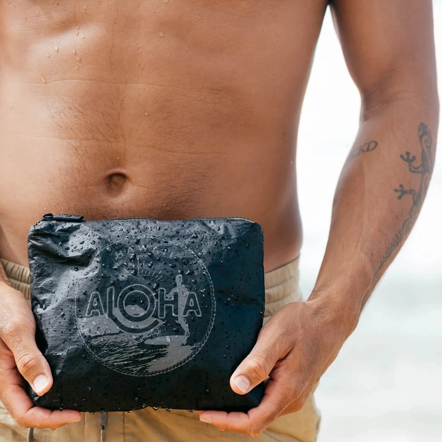 Aloha Small Waikiki Seal Charcoal on Black Pouch