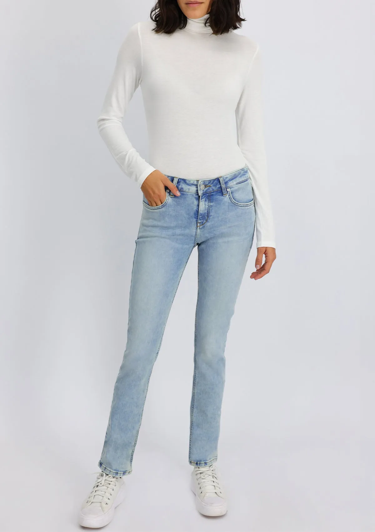 Aspen Y Ennio Mid Rise Slim Straight Jean