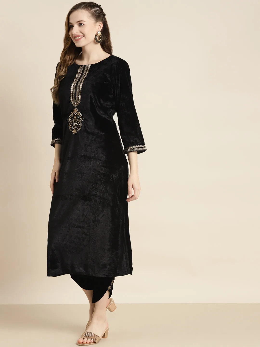 Black Velvet Zari Embroidered Straight Kurta