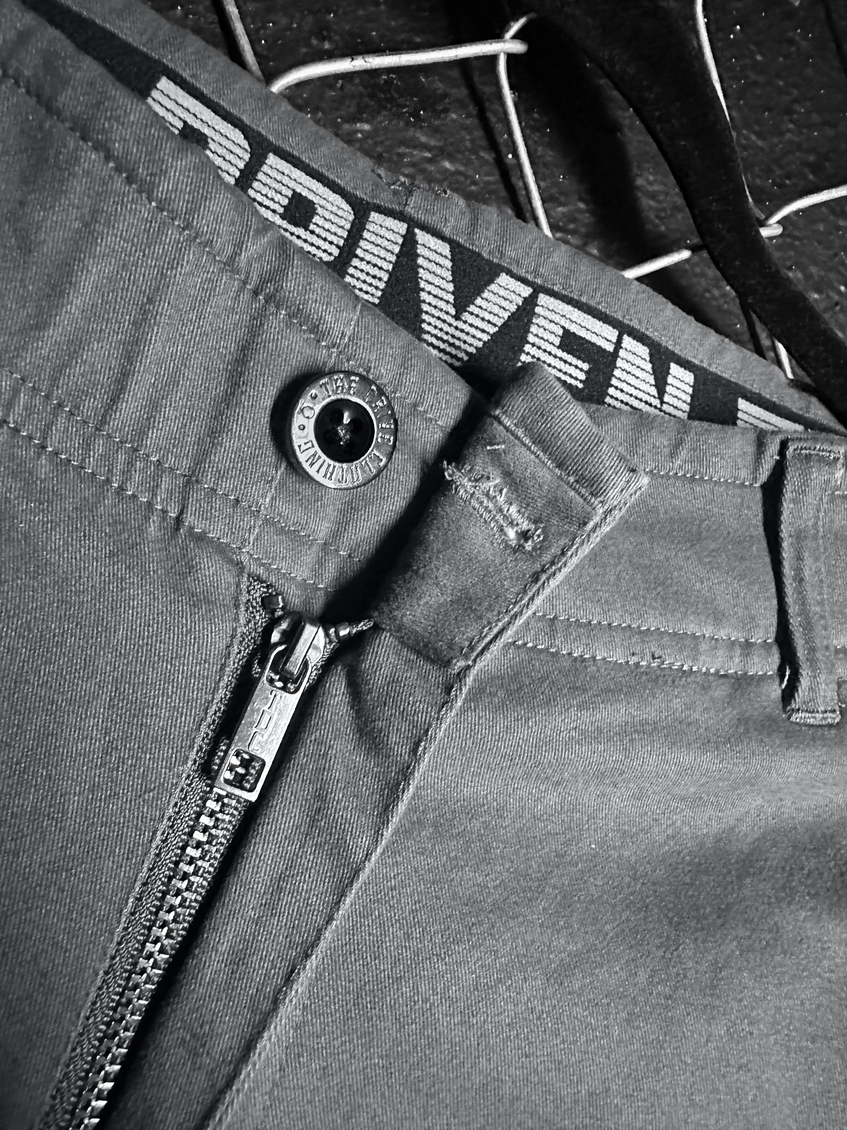 DRIVEN FLEX SMOKE GREY SHORTS